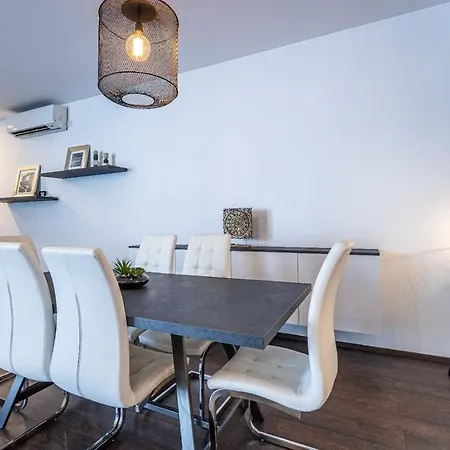 Modern 2 Bedroom Pendergardens St Julian * St. Julian's